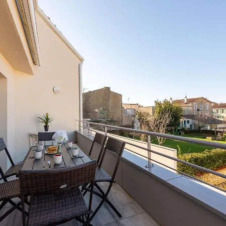 Lägenhet La Closerie Des Tremieres By Interhome *