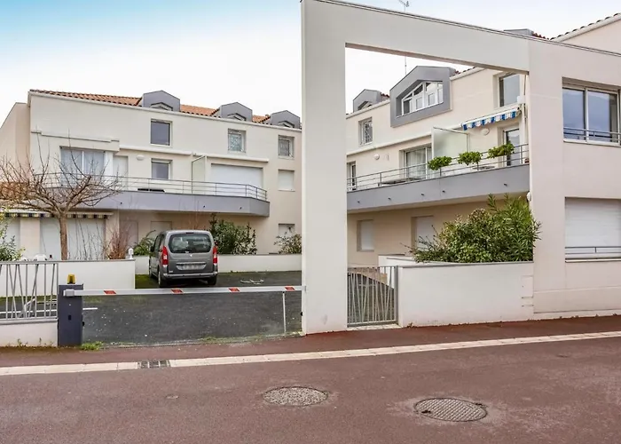 La Closerie Des Tremieres By Interhome *